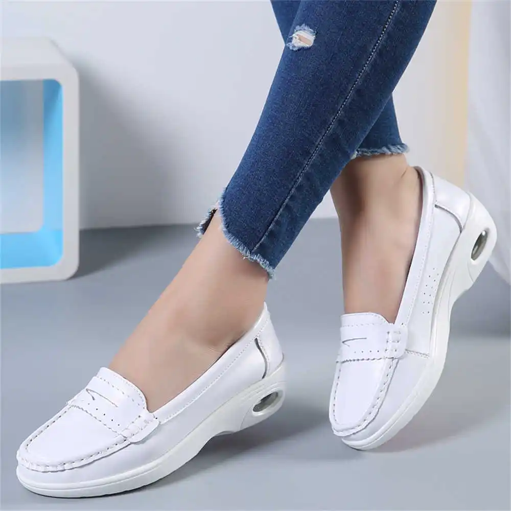 Thick Sole Slipon White Traine - Women'S Fashion From The 50S 评论和价格