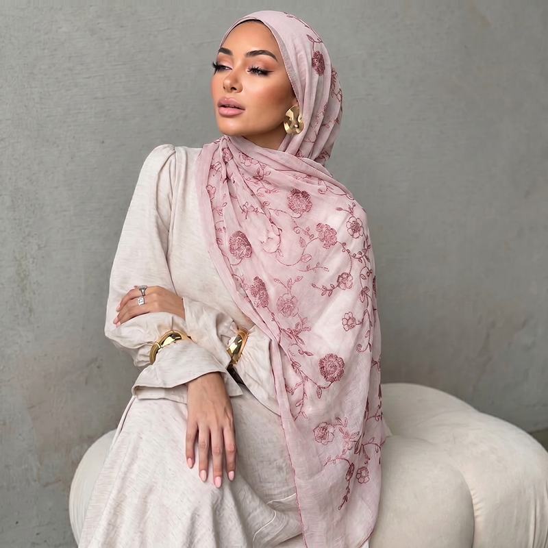 Floral Embroidery Muslim Hijab - Women Fashion Wear 评论和价格